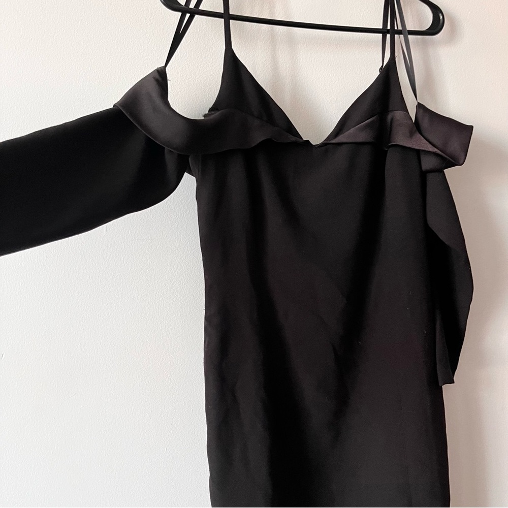 Jasmine & Juliana black dress sz M, off-shoulder sleeves - Picture 2 of 5